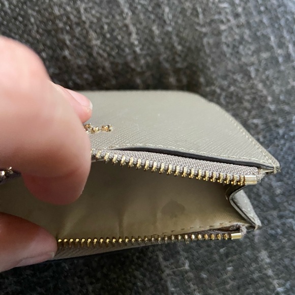 Kate Spade wallet with keychain - Picture 3 of 4